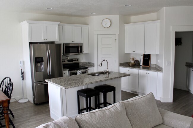 Photo - 679 S 1803 W