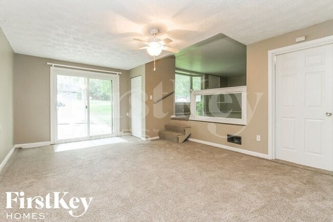 Photo - 5452 W Southport Rd