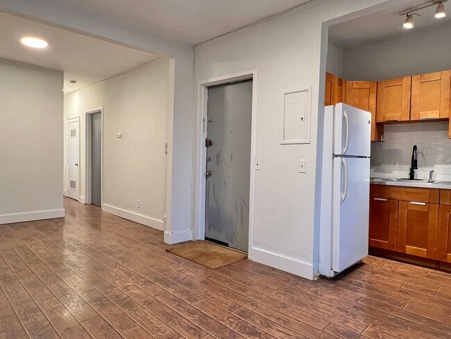 Photo - 183 Montgomery St Unit 1