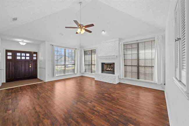 Photo - 1205 Olde Towne Dr