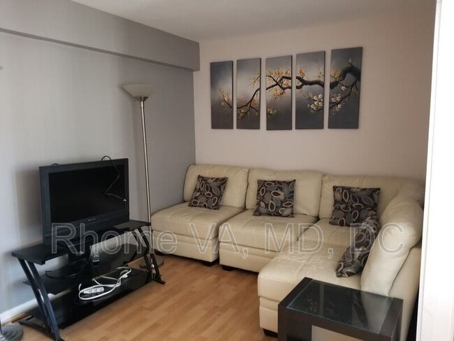 Photo - 922 24th St NW Unit 509