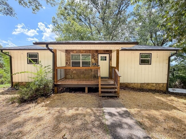 Building Photo - 405 Dempsey Ln