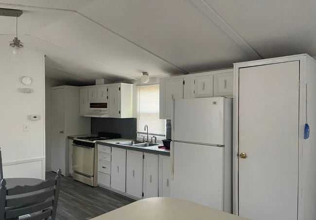 Photo - Modern 2 Bed 2 Bath Move-In Ready