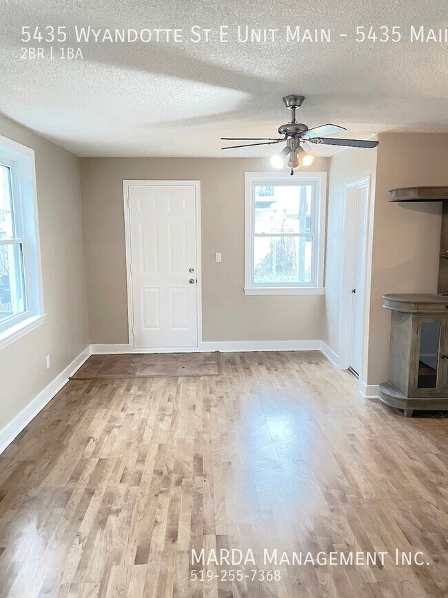 Photo - CHIC 2-BEDROOM/1BATH MAIN APARTMENT IN OLDE RIVERSIDE + HYDRO AND GAS Unit 5435 Main