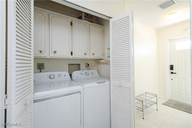 Photo - 239 Palm Dr Unit 2