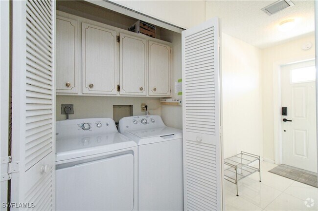 Building Photo - 239 Palm Dr Unit 2 Rental