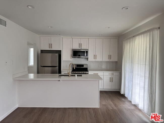 Building Photo - 1104 S Hudson Ave Rental