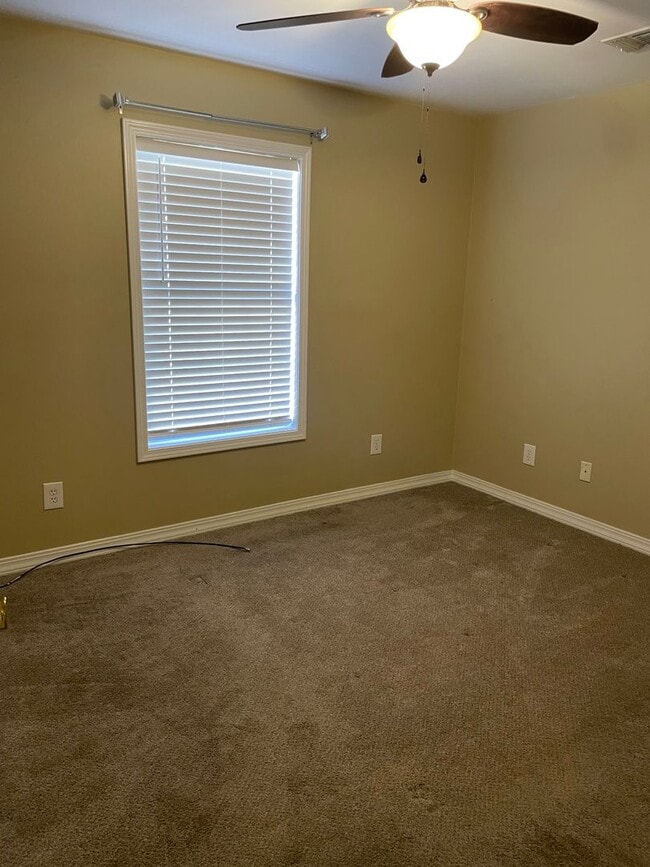 Photo - 2br 1 bath with washer dryer & granite countertops