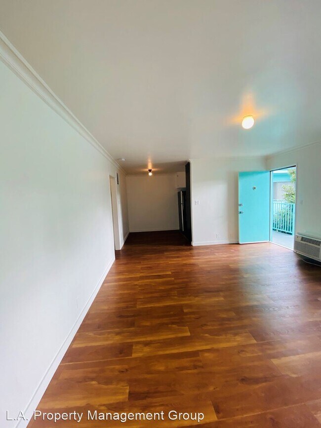 Photo - 1437 E Windsor Rd Unit #16