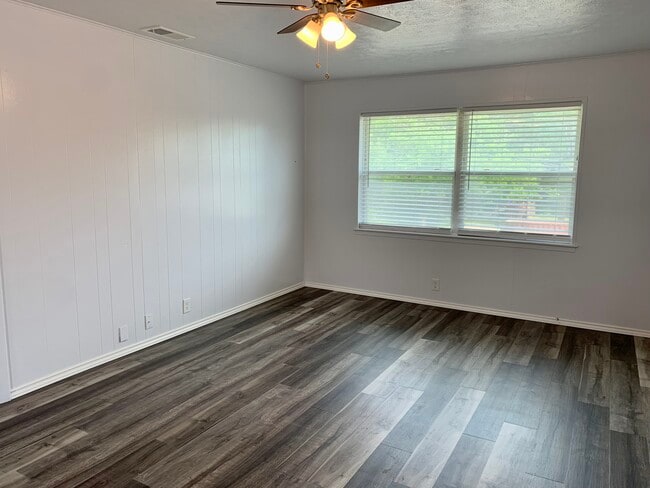 Photo - 305 Thomas St Unit 5