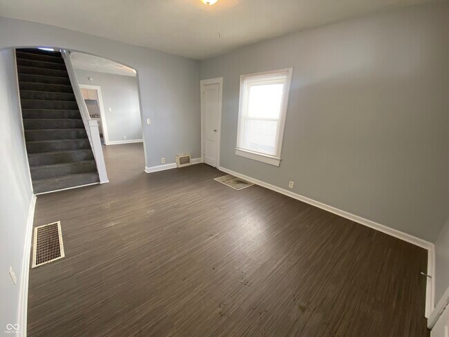 Photo - 3252 Winthrop Ave