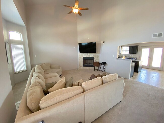 Photo - Northeast El Paso 4 Bed Refrig A/C in Cul ...