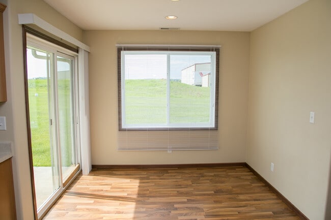 Dining area - 8200 Old Highway Rd