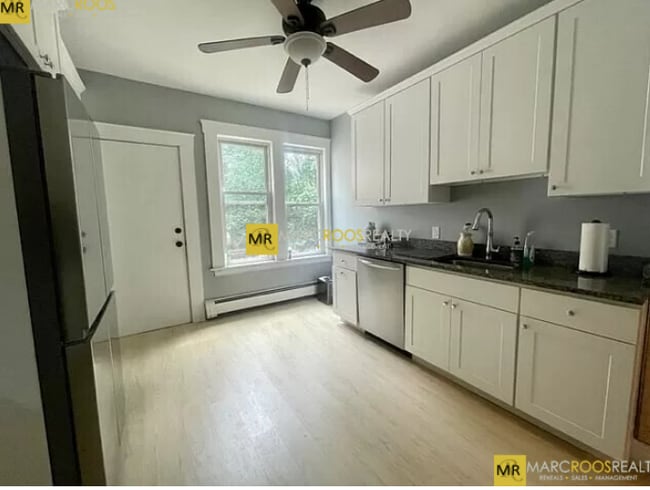 Photo - 819 E 2nd St
