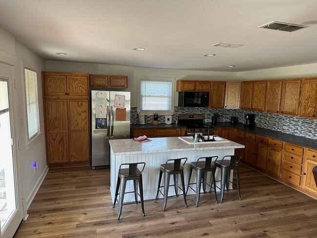 Photo - 21488 Mixon Rd