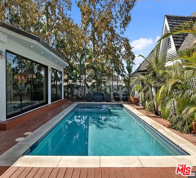 Photo - 465 S Mansfield Ave