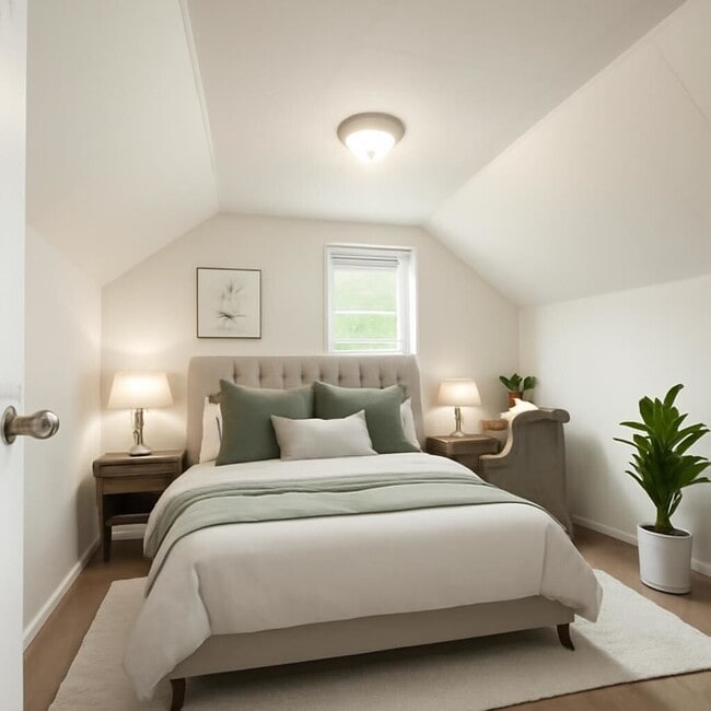 Photo - 311 Toronto St