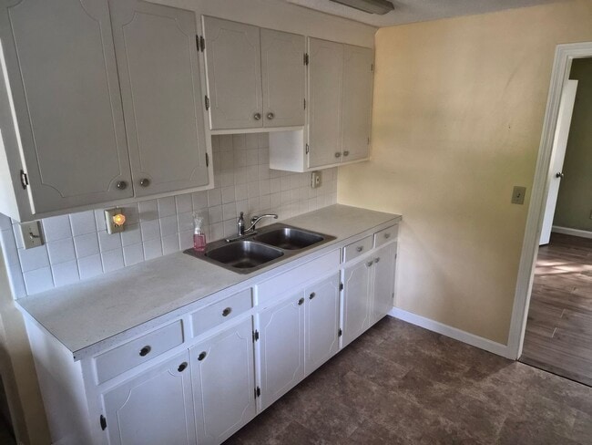 Photo - 72 Lilac St Unit 72 Lilac Apt 2
