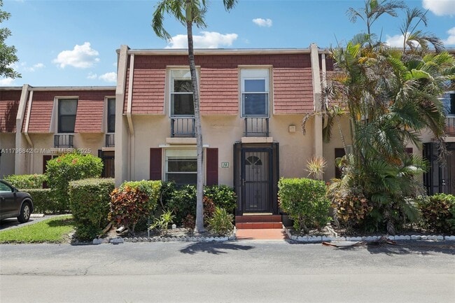 Photo - 1951 Atlantic Shores Blvd Casa Adosada