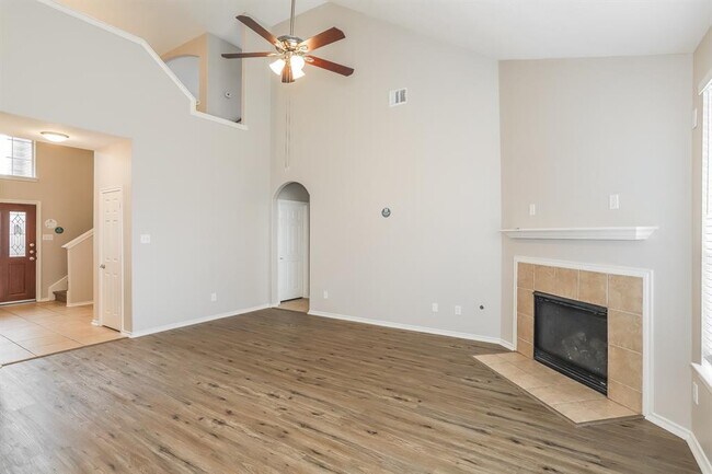 Photo - 4939 Forest Hurst Dr