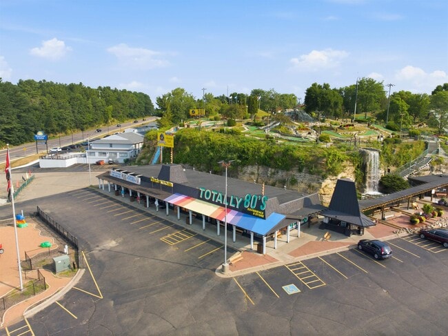 Photo - 2462 Wisconsin Dells Pkwy