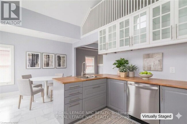 Photo - 6 Clark St Unit Upper
