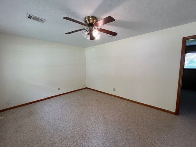 Photo - Renovated 3 Bedroom 1.5 Bath Home for Rent!