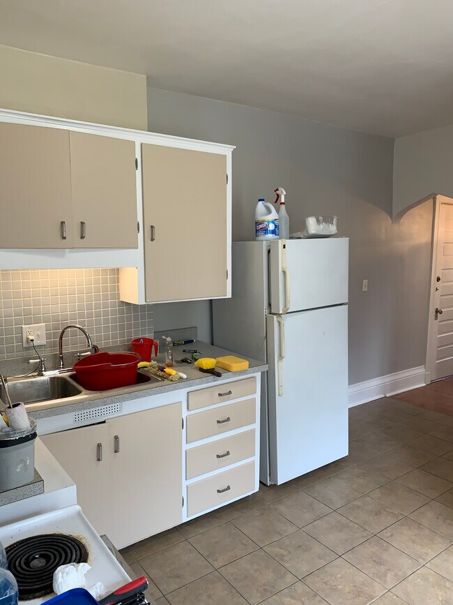 Photo - 2274 Robinwood Ave Unit 4