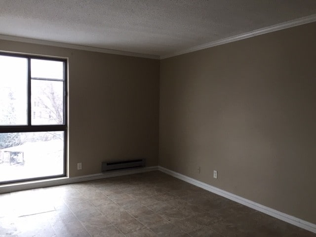 Spacious Master bedroom - 925 30th Ave S Unit 305