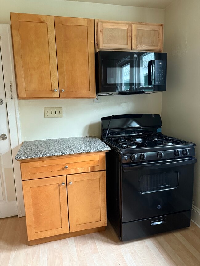 Photo - 258 S Allen St Apartment Unit 258 S.Allen  2nd fl
