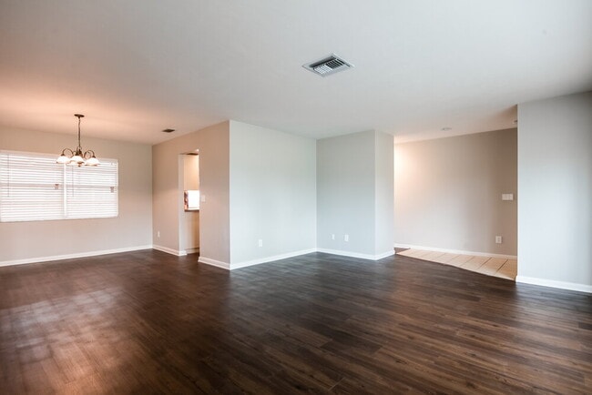 Photo - 2261 SE 28th St