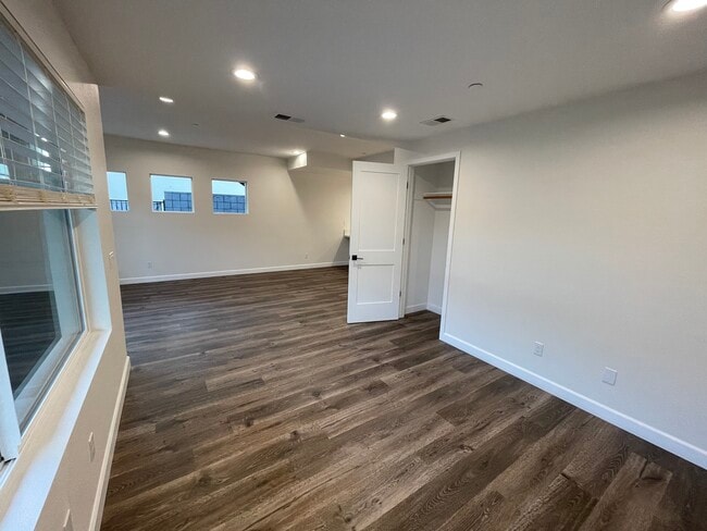 Photo - Marketplace Crossing