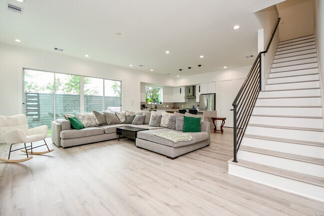 Photo - 7603 Jacquelyn Gdns Ln