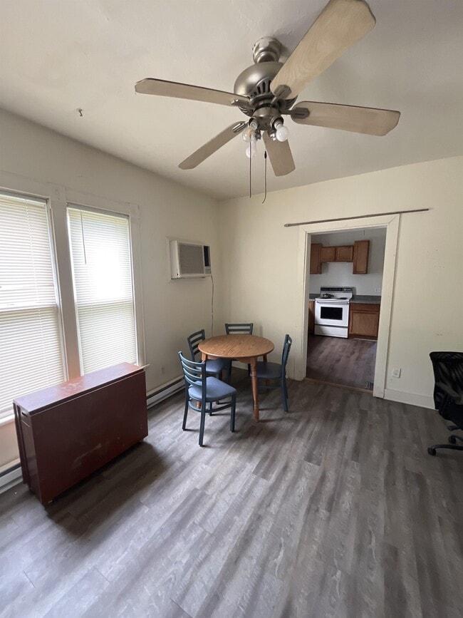 Photo - 317 N Weller St