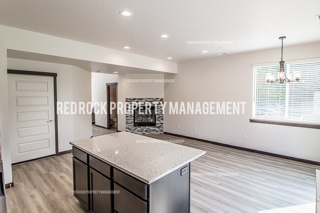 Photo - 1532 E Latitude Ln