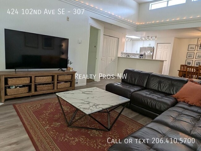 Photo - 424 102nd Ave SE