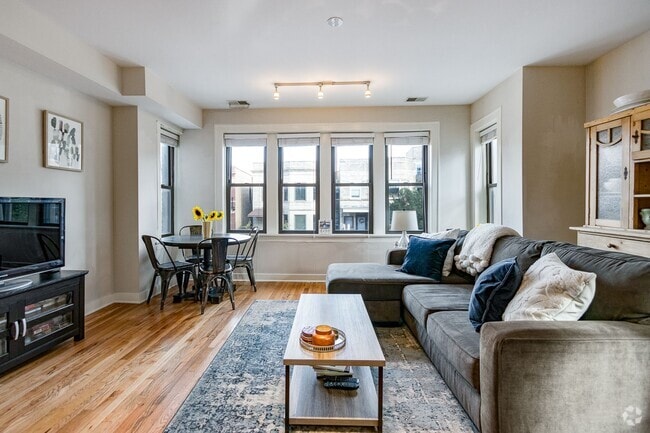 Building Photo - 2235 W Wilson Ave Unit 3 Rental