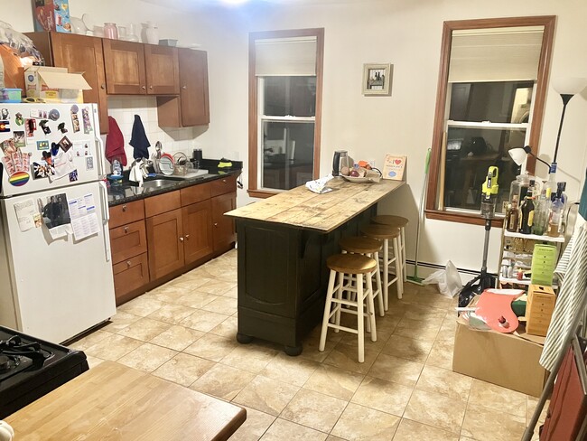 kitchen - 188 Hillside St Unit 2