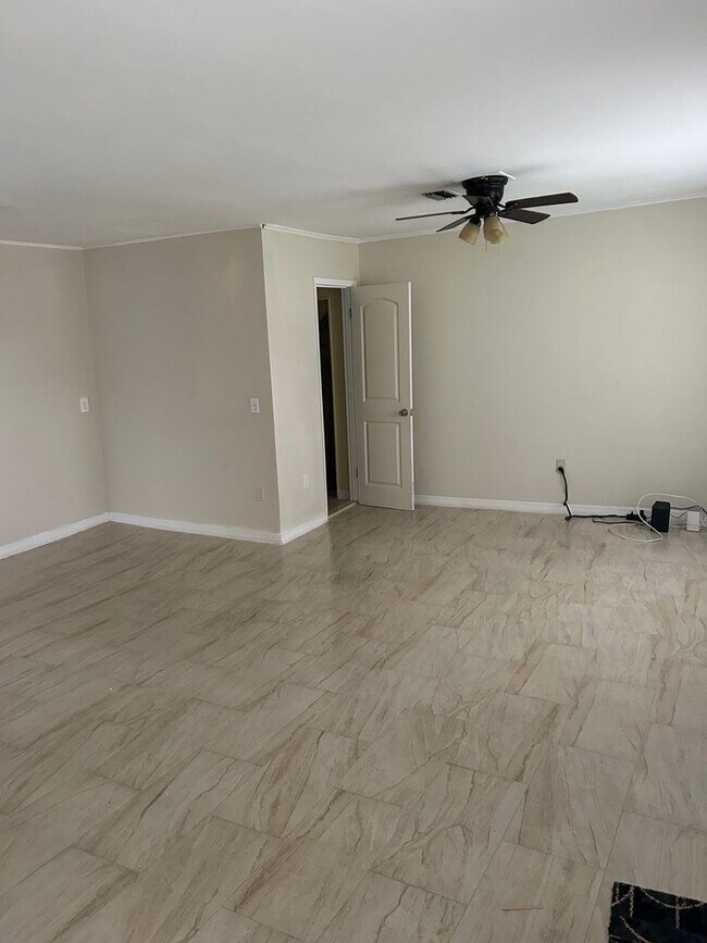 Photo - 4BD/2BA on the Island!