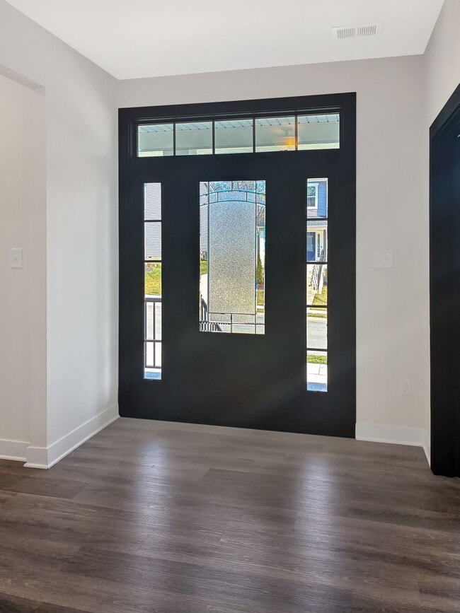 Photo - Modern Comfort & Style in a Prime Richmond Location