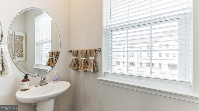 Photo - 278 Macoun Way