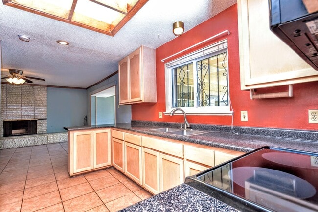 Photo - 8512 Shaver Dr