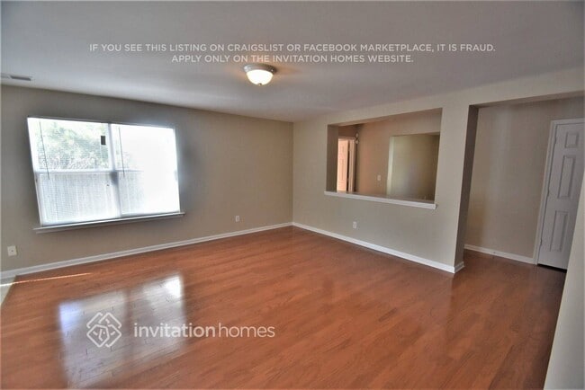 Photo - 2943 Edgewater St SW