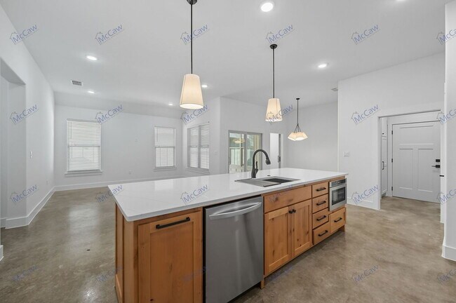 Photo - 102 Cardinal Wds