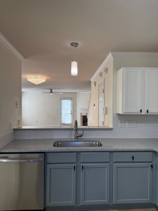 Photo - 2809 Fountaingrass Ln