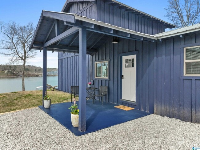 Photo - 346 Bridgeview Rd