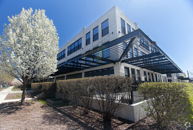 Building Photo - 1111 W 14th Pl Unit 321 Rental