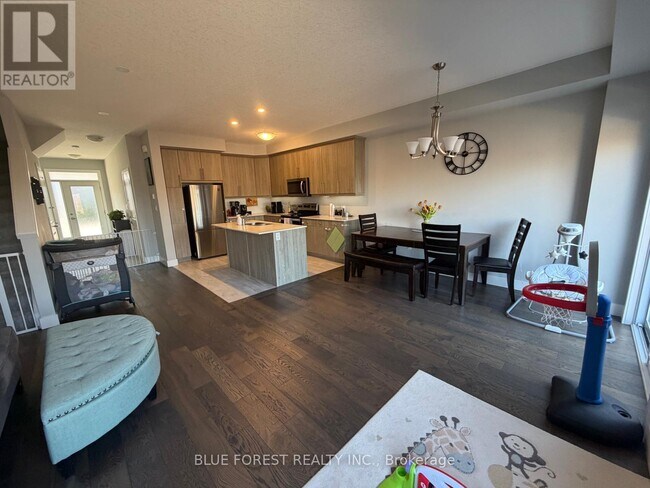 Photo - 177 Edgevalley Rd