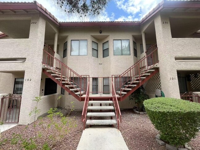 Nice Condo on the 2nd Floor with 2 Bedrooms - Nice Condo on the 2nd Floor with 2 Bedrooms