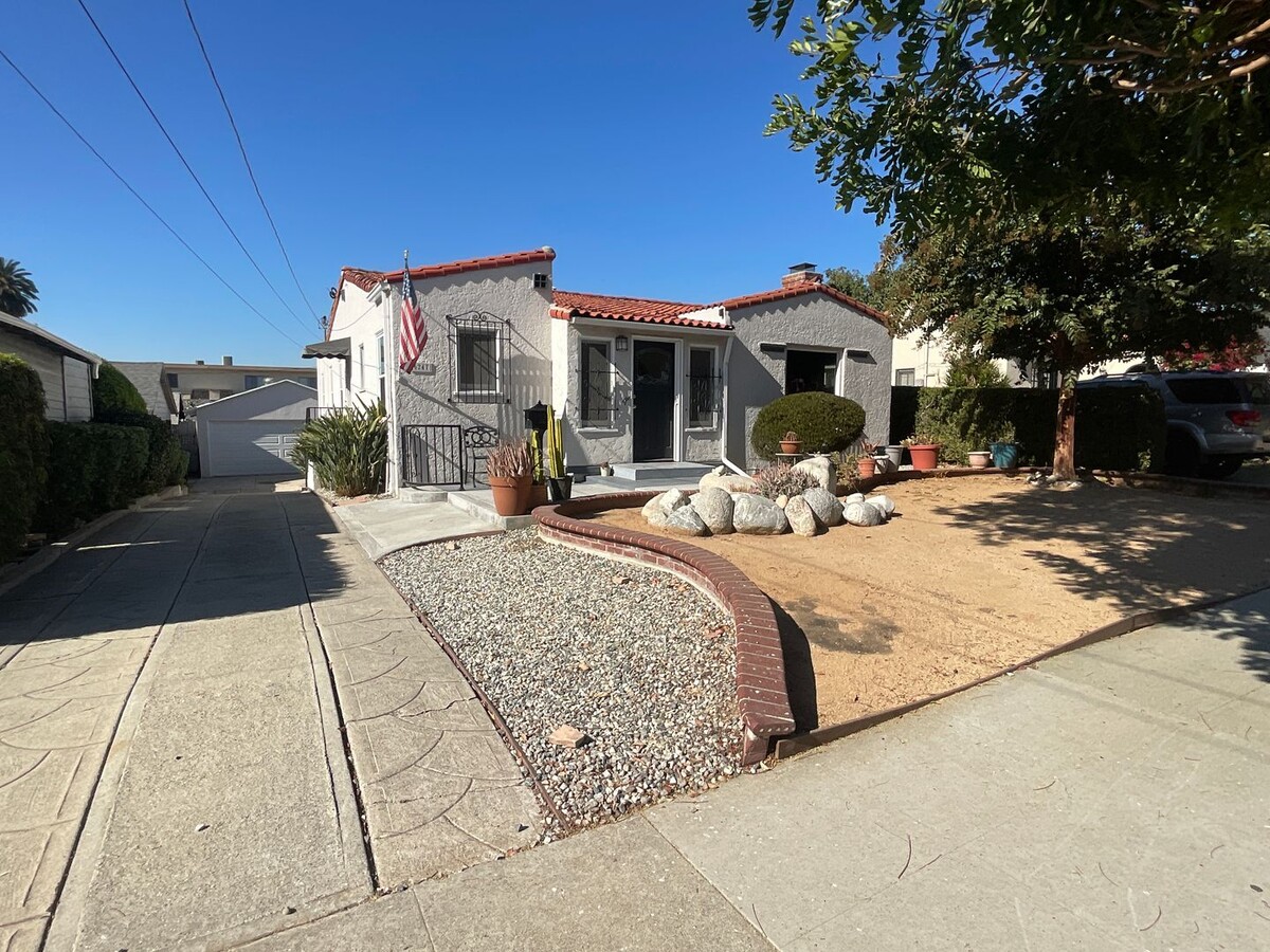 House - 4 Bedrooms / 1 Bath - Whittier - House - 4 Bedrooms / 1 Bath - Whittier